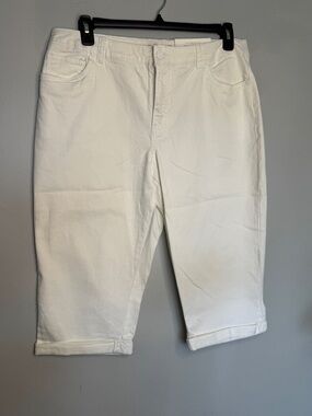 Croft & Barrow White High-Rise Bermuda Shorts Size 14, New w/tag